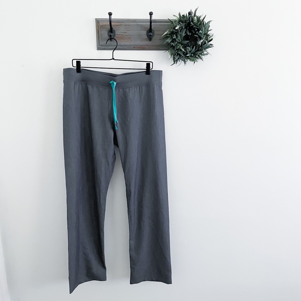 Figs Livingston Graphite Gray Scrub Pants L